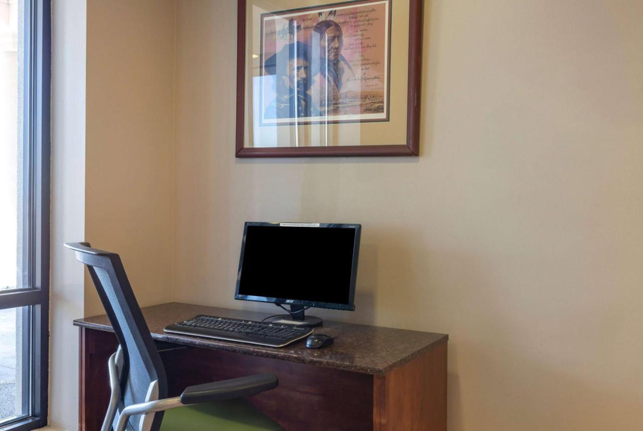 Hotel Howard Johnson By Wyndham 2*